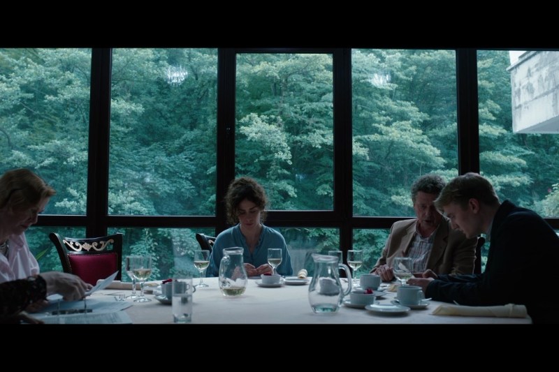 „În ADN-ul nostru există presiunea socială că inabilitatea de a te reproduce este un eșec personal”. Interviu cu regizoarea care vrea să schimbe imaginea tradițională a femeii la 40 de ani