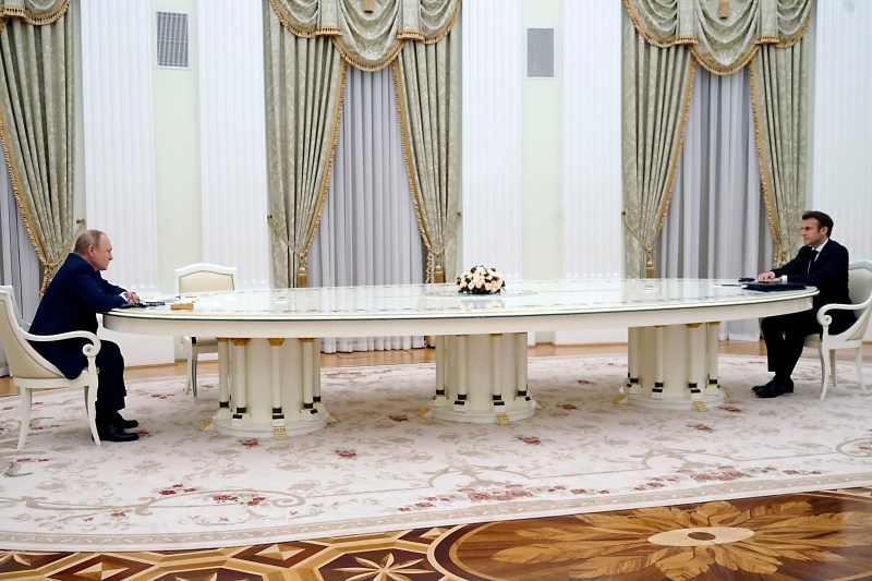 Kremlinul a anunțat că Putin e gata să stea de vorbă cu Macron, Franța a reacționat imediat