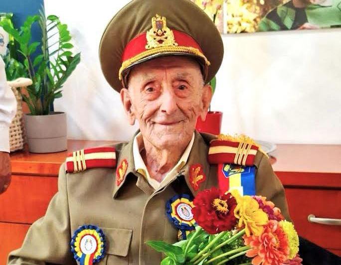 Nicușor Dan, explicații despre decorarea lui Vasile Banu, după criticile unui fost consilier al lui Traian Băsescu