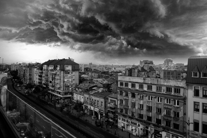 Haosul restituirilor se perpetuează. Ordonanța discriminării și naționalizării.