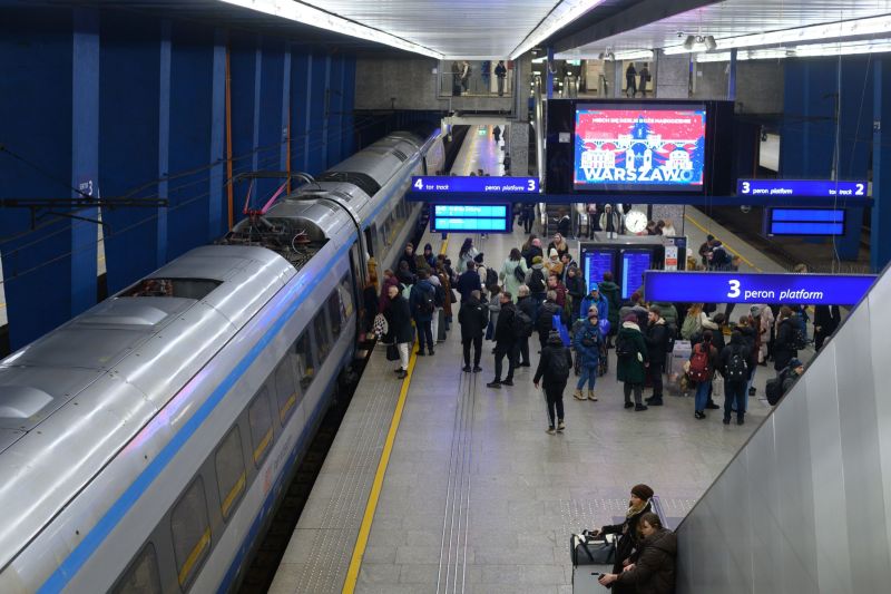 Polonia vrea să cumpere trenuri noi de mare viteză