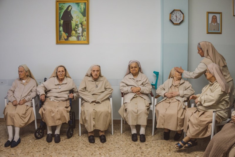 Măicuțele – vedete pe TikTok. Cum au ajuns 22 de măicuțe să ajungă la milioane de vizualizări pe rețelele de socializare