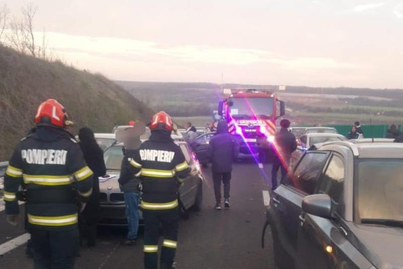 VIDEO Accident cu 11 mașini și aproape 30 de persoane pe drumul expres Pitești-Craiova. A fost activat Planul Roșu de Intervenție
