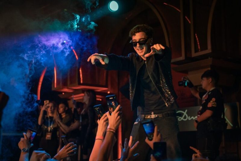 AdelinMM este unul dintre cei mai ceruți trapperi pe scena balurilor bobocilor/ FOTO: Instagram Bal.Sava