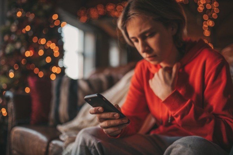 Anxietatea la adolescenți în perioada sărbătorilor nu este un eșec al tău ca părinte și nici un defect al copilului tău. Este un semnal că are nevoie de mai multă înțelegere și siguranță emoțională. FOTO: Shutterstock