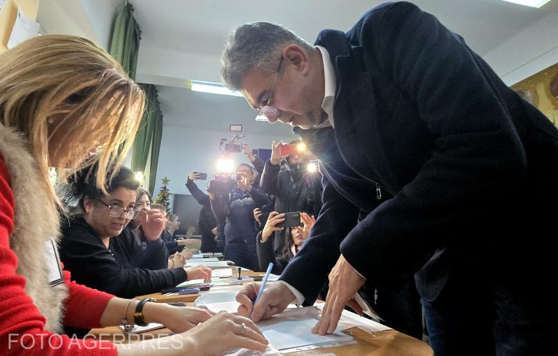 Marcel Ciolacu votează la alegerile locale pentru președinția CJ Buzău, 7 decembrie 2025. Foto: Florin Zafiu / Agerpres