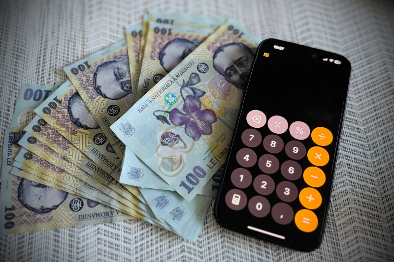 Salariul minim brut va crește la 4.325 de lei, de la 1 iulie 2026. Ce cost vor suporta angajatorii și cu cât vor rămâne angajații „în mână” (proiect)