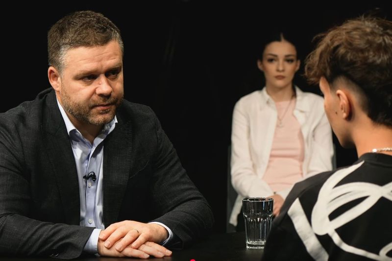 VIDEO Ciucu, atac voalat la Nicușor Dan, care nu a atras fonduri europene pe proiecte mari. Cum răspunde candidatul Ciucu întrebărilor incomode ale unor studenți