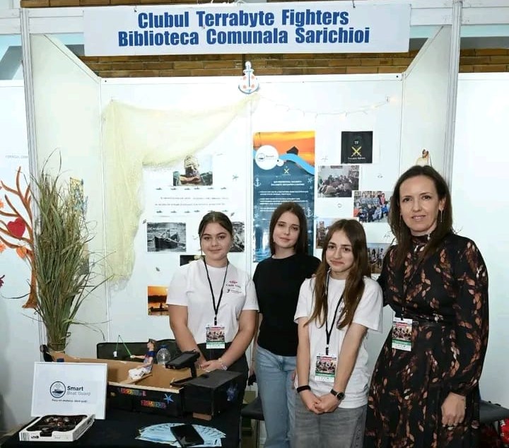 Irina Finoghen a învățat alături de copii să scrie linii de cod. Și după ce a condus mai multe generații pe drumul programării, nu se vede renunțând la acest proiect. FOTO: Arhiva personală