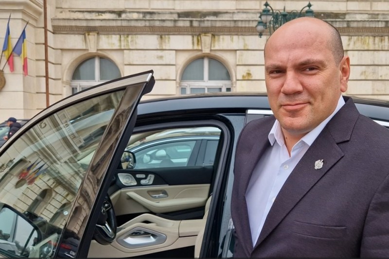 VIDEO În declarația de avere a unui parlamentar SOS apare o Dacia 1300, iar deputatul conduce un Mercedes de 120.000 de euro