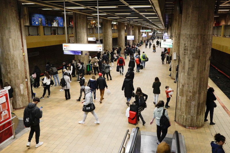 Metroul din București, fotografie ilustrativă de Cateyeperspective / Dreamstime