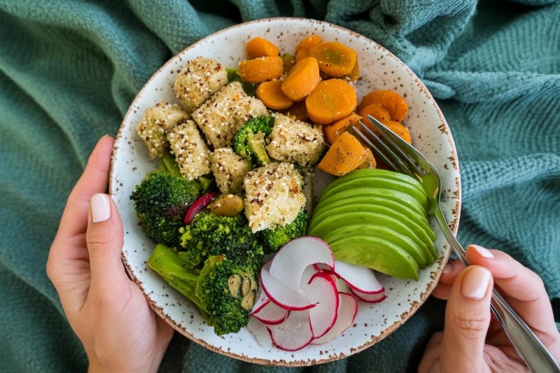 Deși recomandările internaționale sunt de cel puțin 25 de grame de fibre pe zi, aportul mediu în multe state europene se situează între 17 și 20 de grame. FOTO: Shutterstock