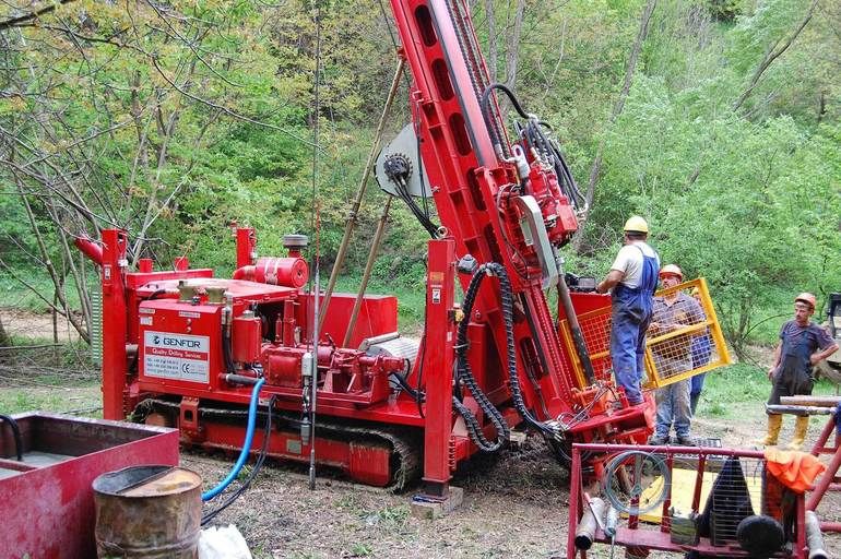 SURPRIZĂ Gigant mondial investește 200 milioane dolari într-un proiect aurifer din România