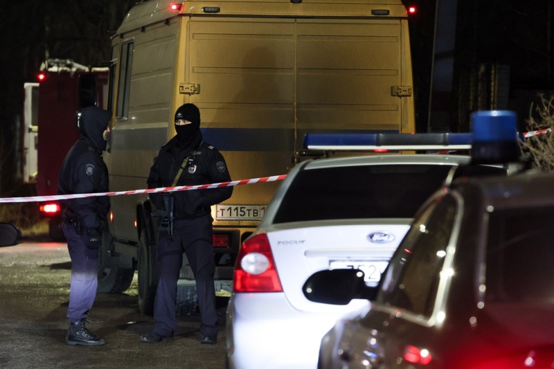 Explozie la Moscova în apropiere de locul în care a fost asasinat un înalt general. Doi polițiști și încă o persoană au murit