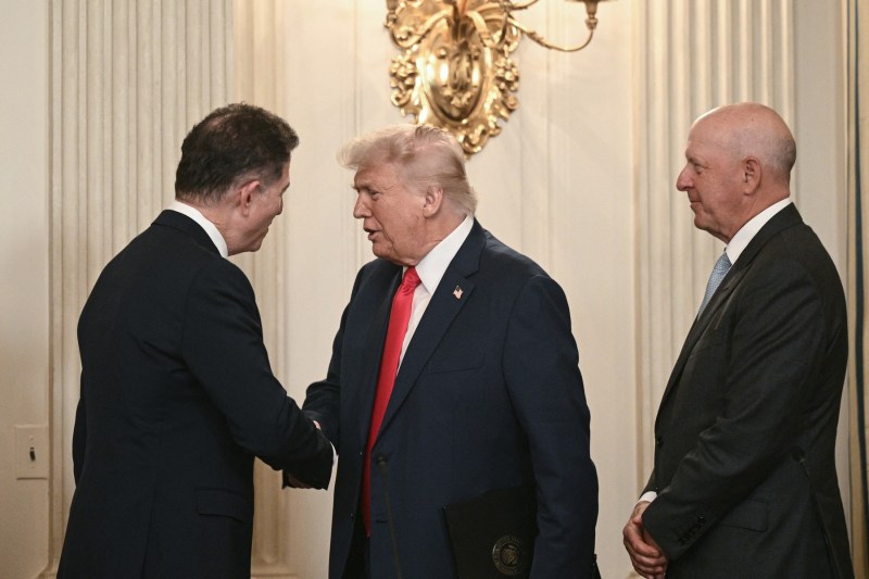 Unul dintre cei mai bogați oameni din lume anunță o donație de miliarde de dolari pentru „conturile Trump” destinate copiilor