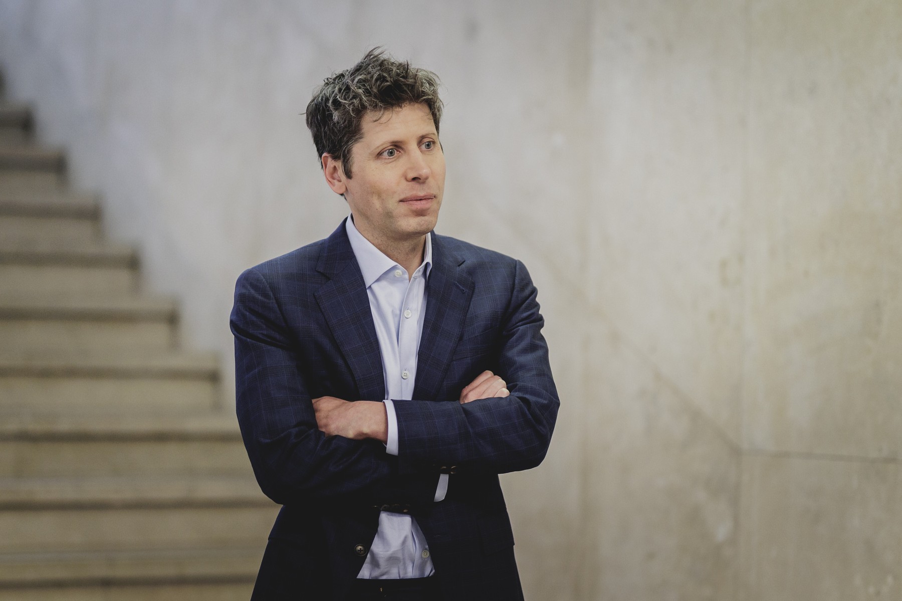 Mutarea prin care CEO-ul OpenAI, Sam Altman, vrea să evite controlul statului asupra lansării noilor tehnologii AI