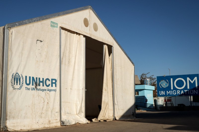 ONU, apel către talibani pentru anularea interdicției care vizează sute de femei din structurile sale