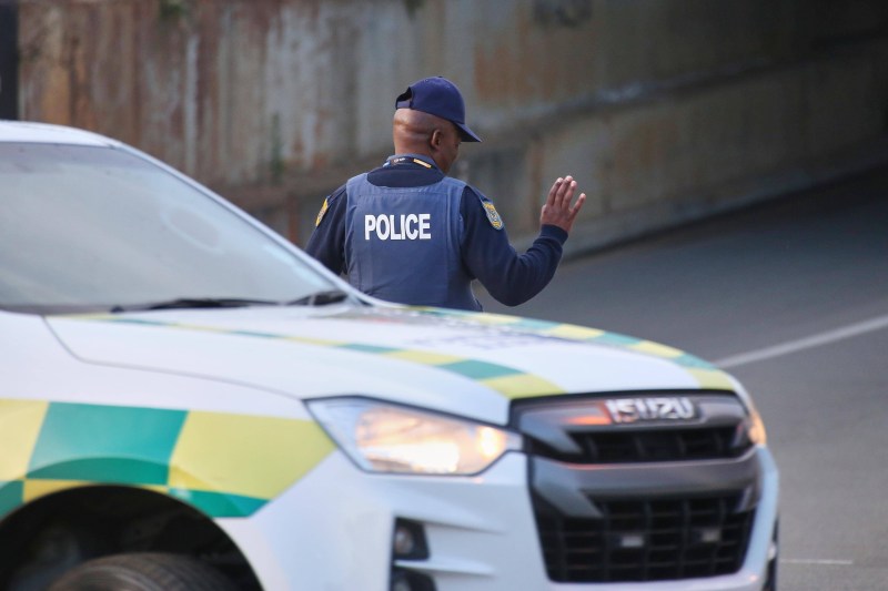 Zeci de oameni au fost împușcați pe stradă, lângă Johannesburg, de bărbați necunoscuți. Cel puțin 9 morți