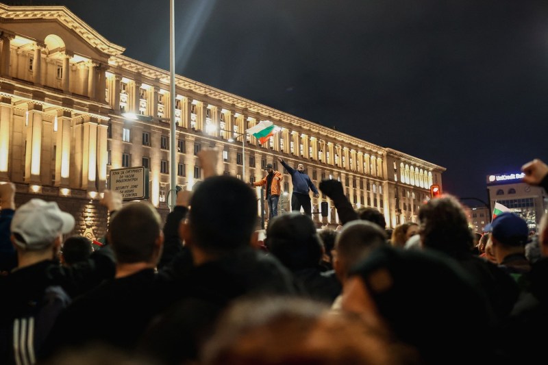 VIDEO Protest anti-corupție la Sofia. Zeci de mii de bulgari cer în stradă demisia guvernului
