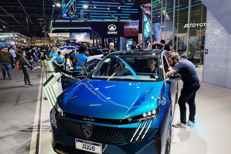 UE a reluat discuțiile cu China pentru stabilirea unui preț minim la mașinile electrice importate