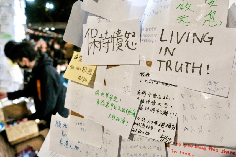 Guvernul din Hong Kong acuză presa străină privind modul în care a relatat despre incendiul în care au murit peste 150 de persoane