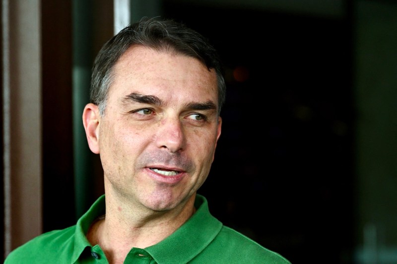 Fiul lui Bolsonaro ezită să-și asume o candidatură la președinția Braziliei. Retragerea, condiționată de un preț