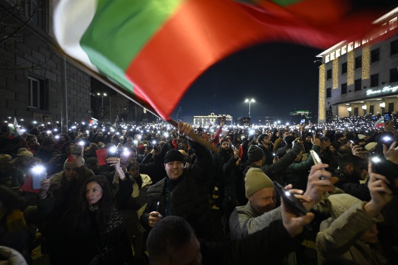 Protest împotriva guvernului de la Sofia. Foto: DIMITAR KYOSEMARLIEV / AFP / Profimedia