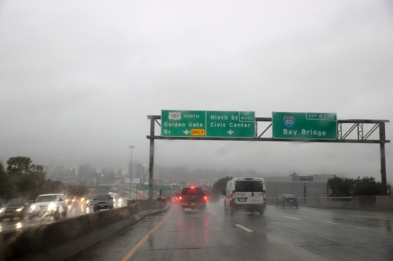 VIDEO Ordine de evacuare la Los Angeles, unde va ploua torențial de Crăciun. Ce este „râul atmosferic” care lovește California