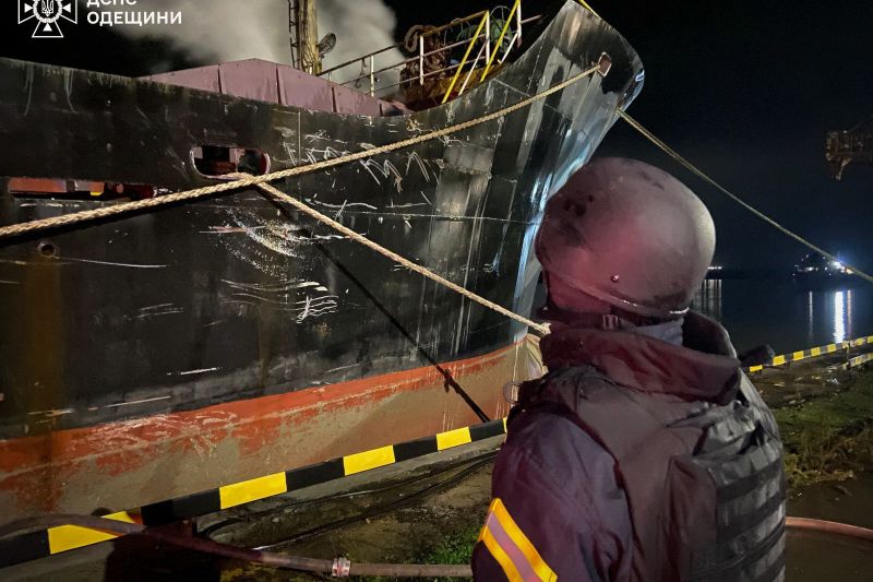 Rușii au lovit cu drone trei nave aflate sub pavilion străin, în atacurile din timpul nopții asupra porturilor de la Marea Neagră, afirmă Kievul