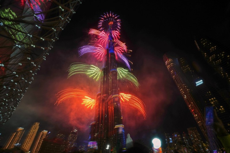 LIVE Lumea întâmpină Anul Nou. Imagini din țările care au intrat deja în 2026: Show total cu lumini și artificii în Dubai, pe cea mai înaltă clădire din lume / VIDEO