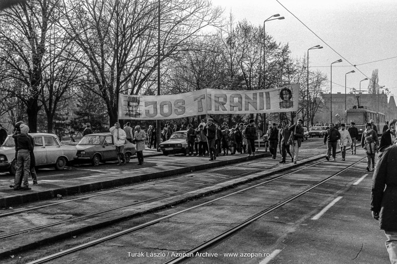 FOTO Un sociolog lămurește cum s-a schimbat percepția românilor despre răsturnarea regimului Ceaușescu, singurul din Europa care a tras contra propriilor cetățeni