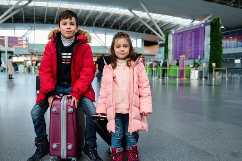 STUDIU: Riscurile infecțioase din vacanțe sunt subestimate de părinți. Pregătiri necesare în funcție de vârsta copiilor