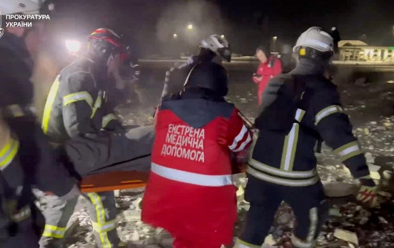 Cel mai intens atac al rușilor asupra Ucrainei, cu rachete balistice, de la începutul anului / Explozii și întreruperi de curent la Kiev, numeroase victime la Harkov