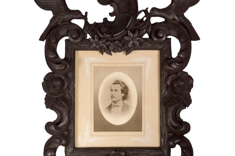 Art Safari New Museum deschide, din 26 martie, expoziția „R: Eminescu. Poetul rațional”, o lectură vizuală a marelui artist național