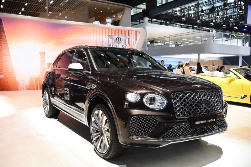 Cum a reușit un director de top al celui mai mare producător de elicoptere din Rusia să-și cumpere un Bentley Bentayga, ocolind sancțiunile