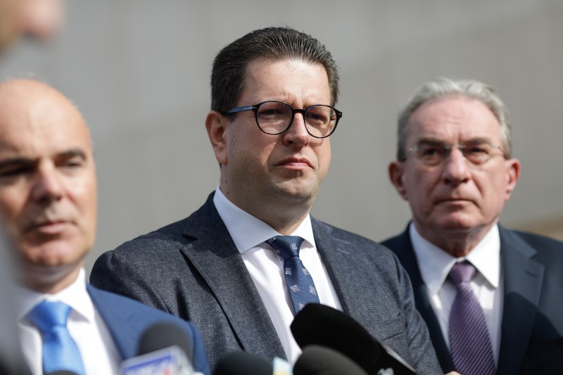 Doi europarlamentari români, sancționați politic după ce s-au abținut la votul pe moțiunea de cenzură împotriva lui von der Leyen. „Într-un fel e firesc”, spune un vicepreședinte al partidului 