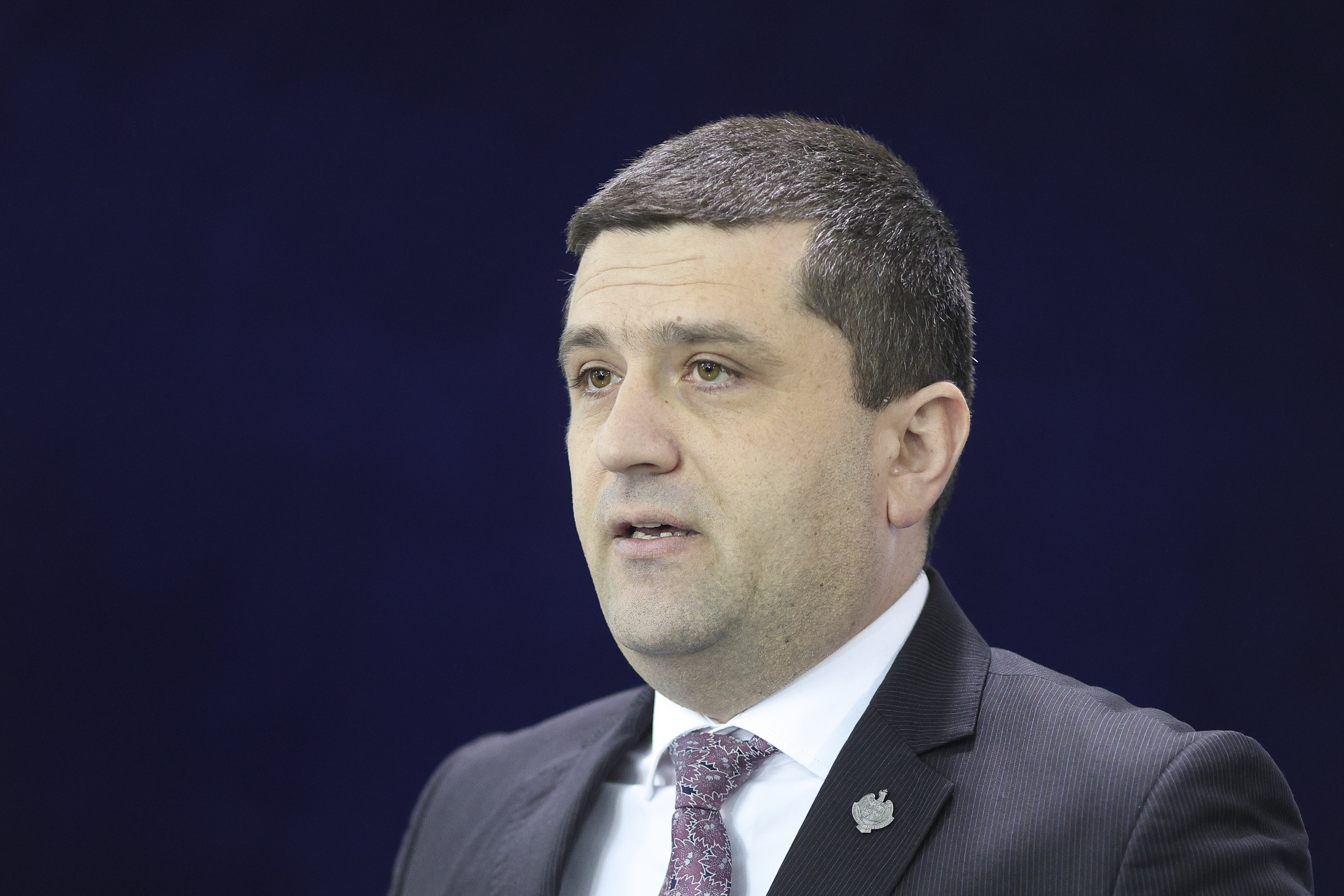 Sistemul GPS al avionului militar în care se afla Radu Miruță a fost bruiat în Lituania: „Am verificat şi a fost bruiaj foarte puternic, nu bruiaj”