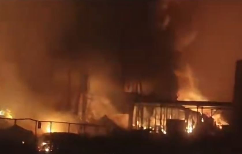 VIDEO Explozie la o cunoscută fabrică de biscuiți din Grecia, cinci angajate au fost date dispărute