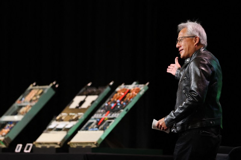 „Imigranți AI”. De ce spune șeful Nvidia că robotica va crea mai multe locuri de muncă decât va distruge