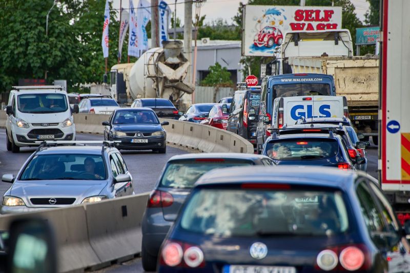 Ce vârstă medie are parcul auto din România și cum ne comparăm cu alte țări din UE