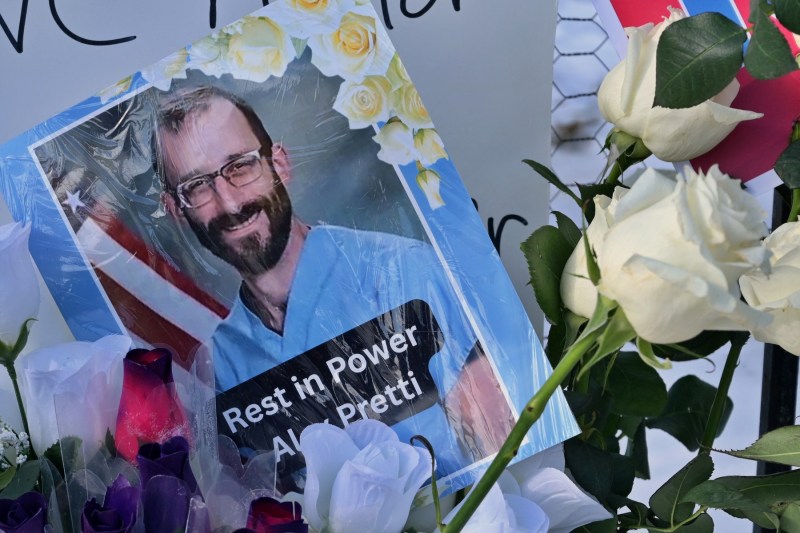 Primul raport oficial preliminar privind moartea lui Alex Pretti. Ce conține documentul Departamentului pentru Securitate internă al SUA