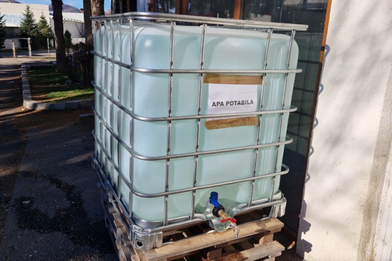 Rezervor de apă potabilă instalat de Primăria Curtea de Argeș | Foto: Facebook.com / Primăria Curtea de Argeș