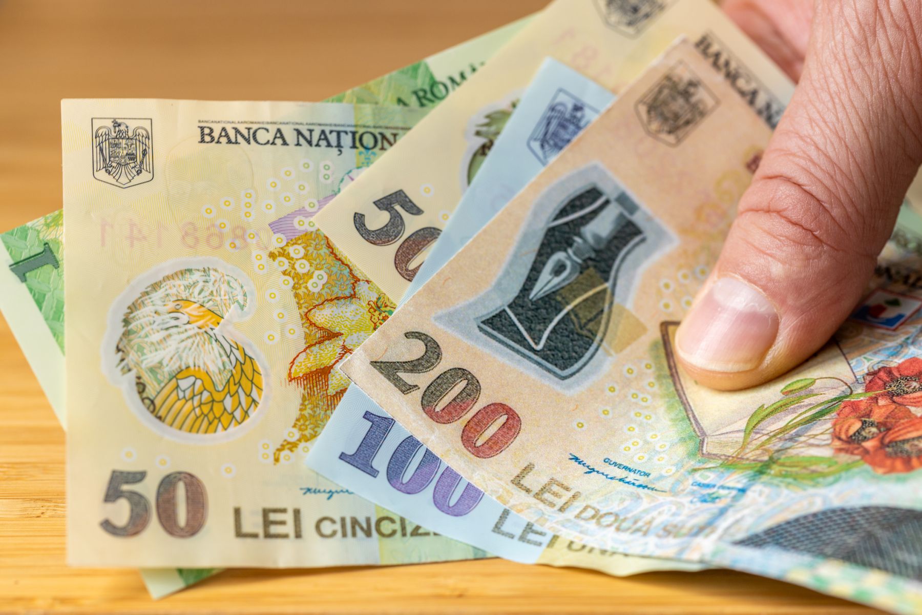 Cel mai scump produs din România nu e mâncarea. Este statul