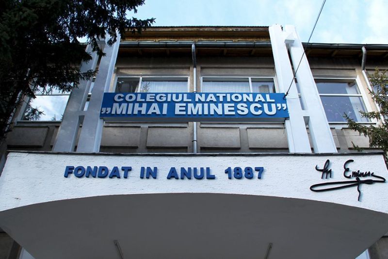 Tavan prăbușit peste elevi la un liceu din Botoșani proaspăt renovat prin PNRR