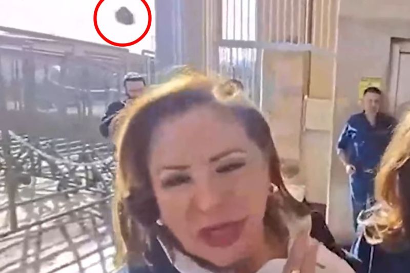 VIDEO Momentul în care o deputată din Honduras este lovită de un explozibil, în direct, în timpul unui interviu