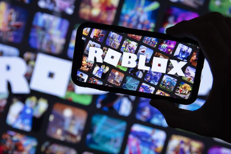 Roblox introduce verificarea obligatorie a vârstei în întreaga lume pentru toți utilizatorii care vor să vorbească între ei