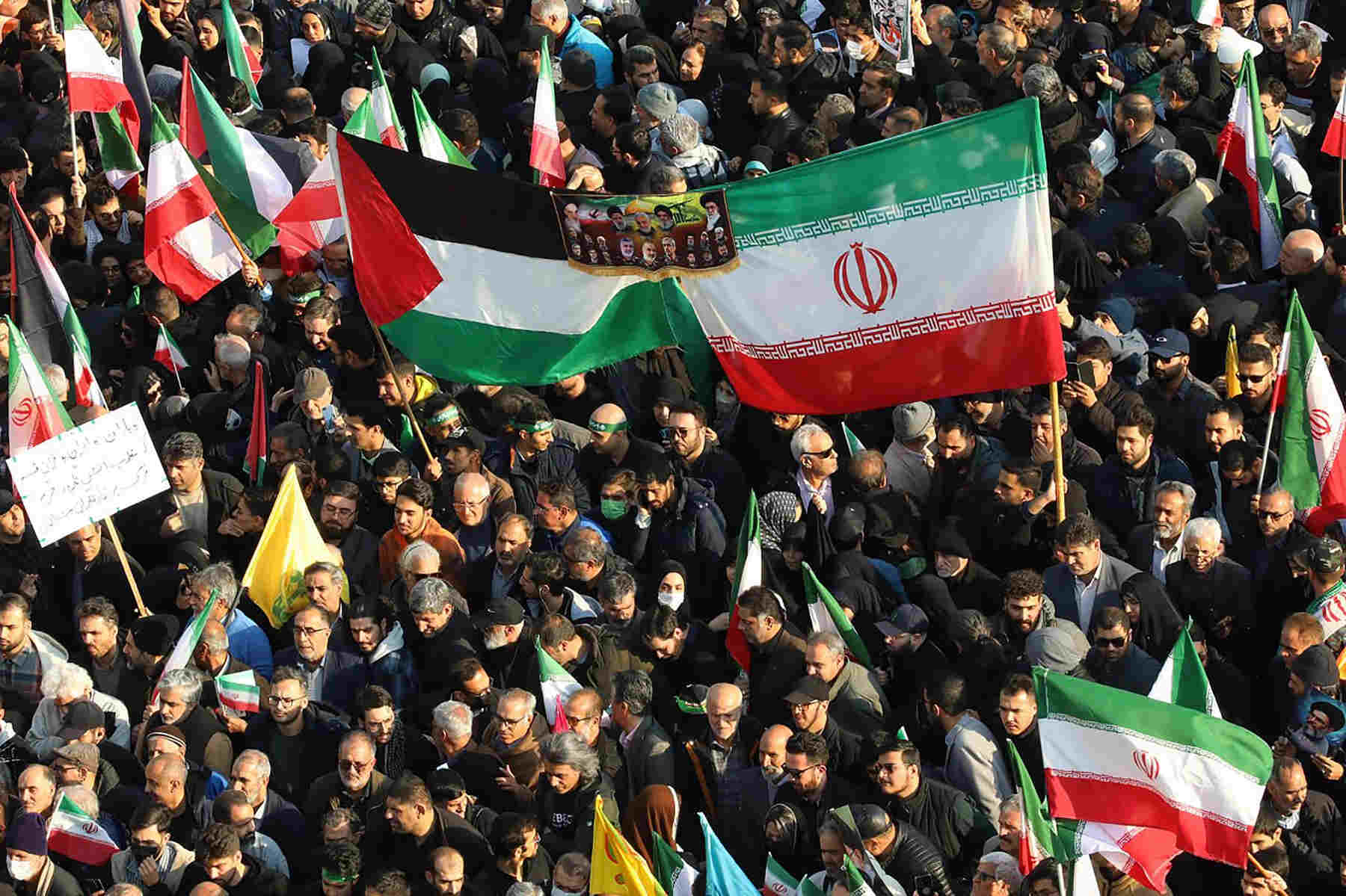 Iran: Proteste și represiune în fața amenințărilor externe
