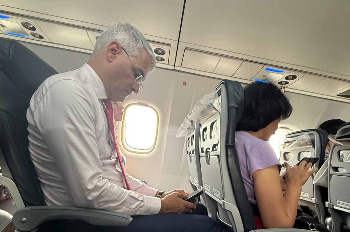 Un ministru publică cheltuielile cu deplasările externe din ministerul său: „Mi-am plătit singur o parte din zboruri” - HotNews.ro Kép