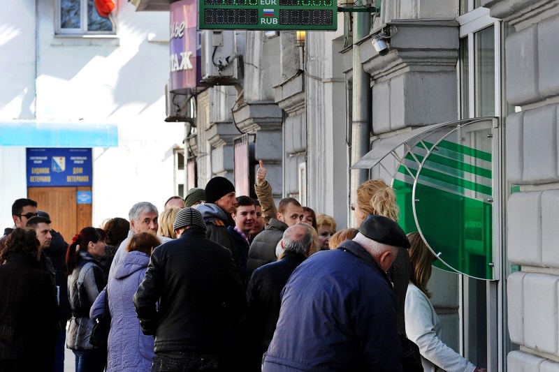 Furie în Rusia după ce numeroși oameni s-au trezit cu o surpriză neplăcută în noul an. Inclusiv șefa Băncii Centrale a declarat anterior că „s-a mers prea departe”