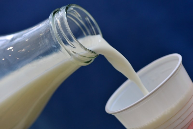 Faliment în România. Mândrie a regimului comunist, prima din țară care a vândut lapte în pungi de plastic, este încă la vânzare